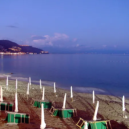 Lido Mediterranee Hotel 4*